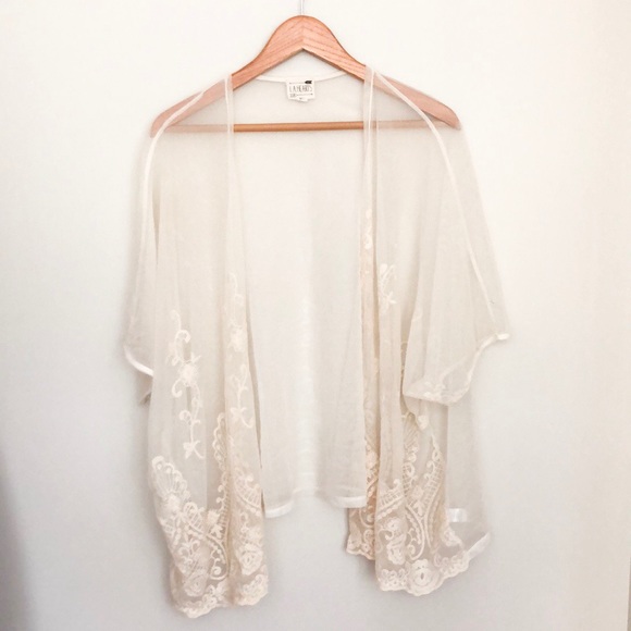 PacSun Sweaters - 💃🏻PacSun Sheer Cream Coverup Shrug Size S